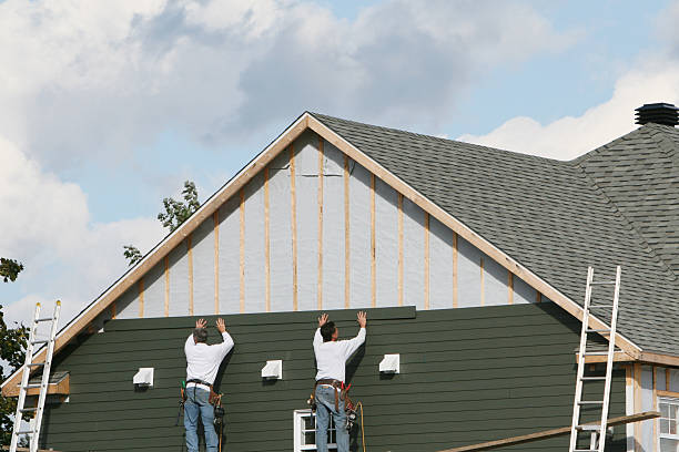 Professional Emergency Siding Repair technician working in Pulaski, VA